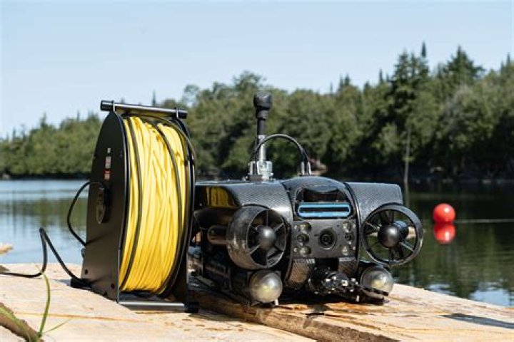 Are ROVs tethered or free floating?