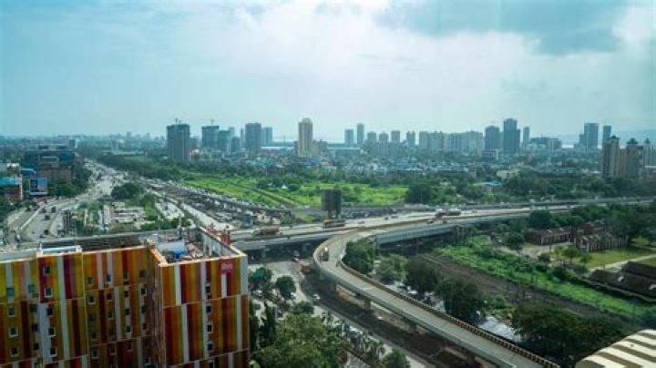 Are there taxis in Mumbai?