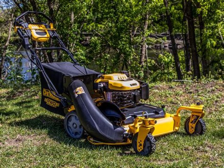 Can a self propelled mower be pushed?