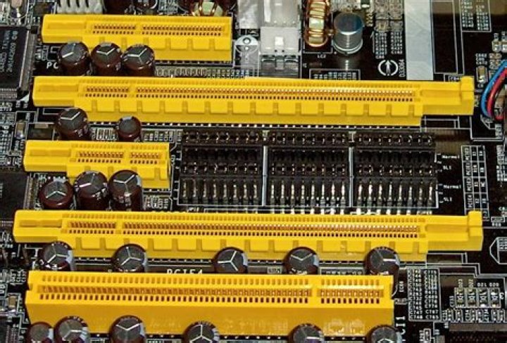 Can I plug PCIe x1 to PCIe x16?