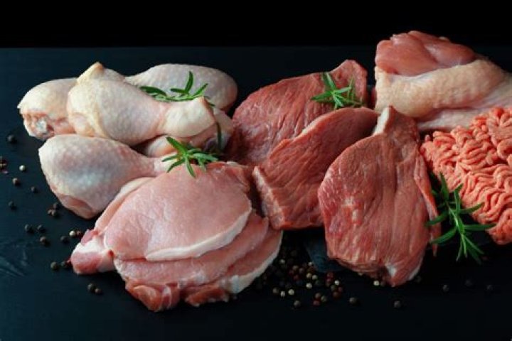 Can you cook raw steak and chicken together?