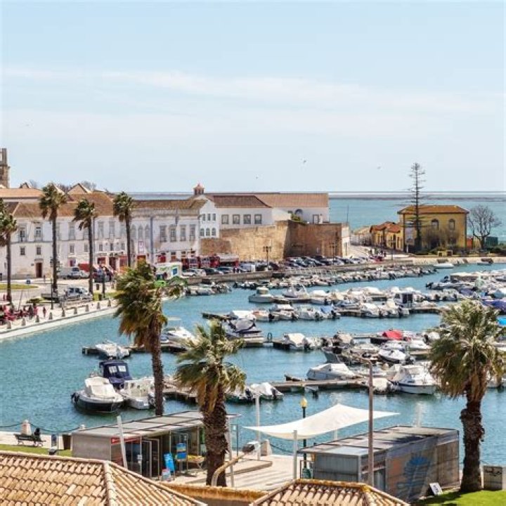 Can you fly Belfast to Faro?