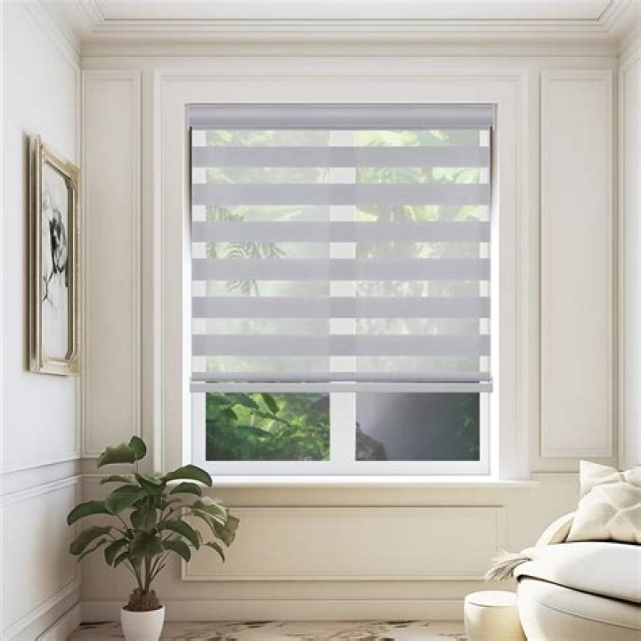 Can you see through sheer blinds?