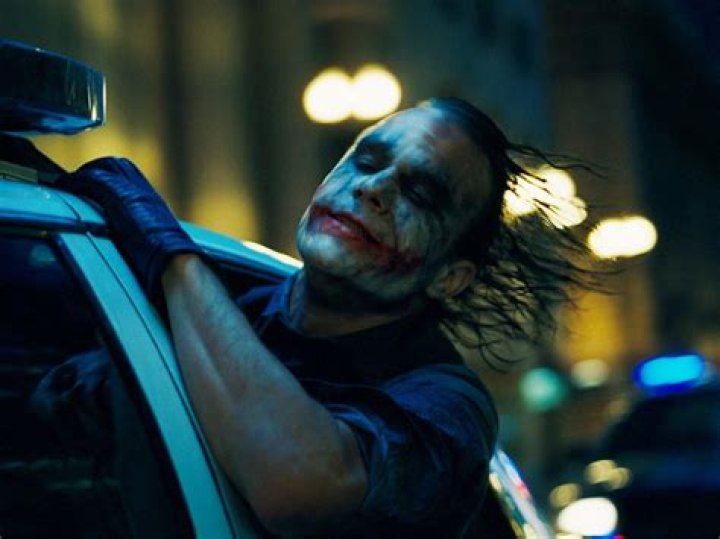 Did Heath Ledger actually skateboard over Batman?