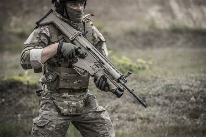 Do Special Forces use SCAR-H?