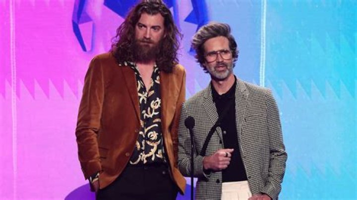 Does Rhett and Link have podcasts?