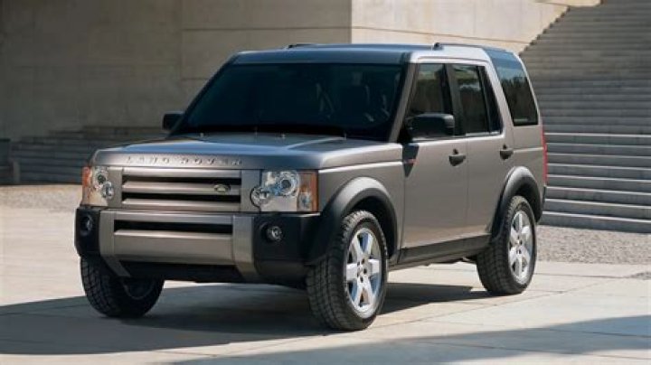 Does the 2003 Land Rover Discovery have a center locking diff?