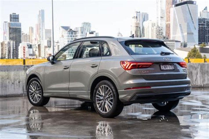Does the Audi Q3 self park?