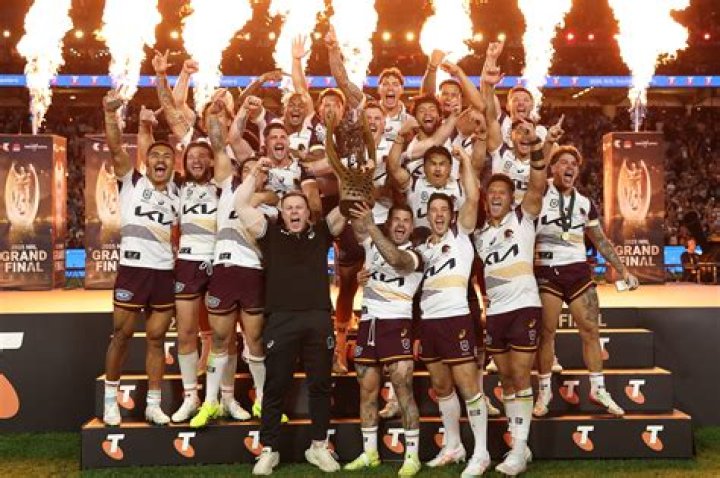 Has any NRL team gone undefeated?