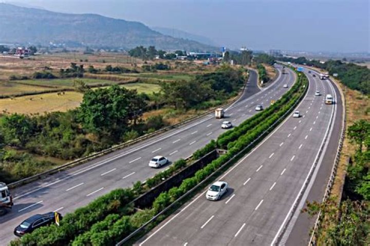 How can I go to Palampur by flight?