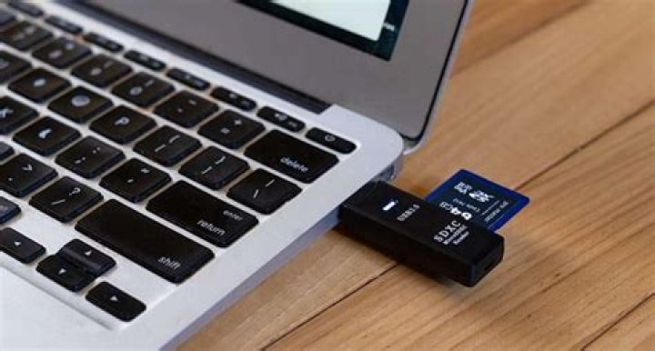 How do I force a CD to eject on my Mac?