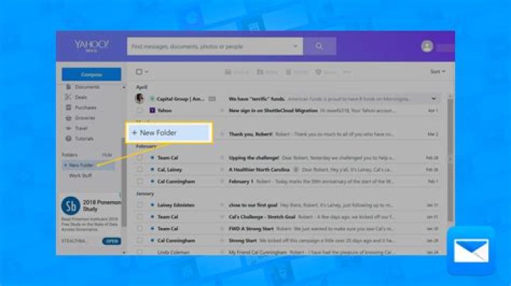 How do I manage folders in Yahoo Mail?
