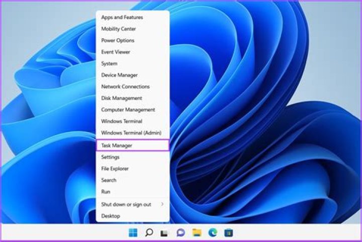 How do I open msconfig in Windows XP?
