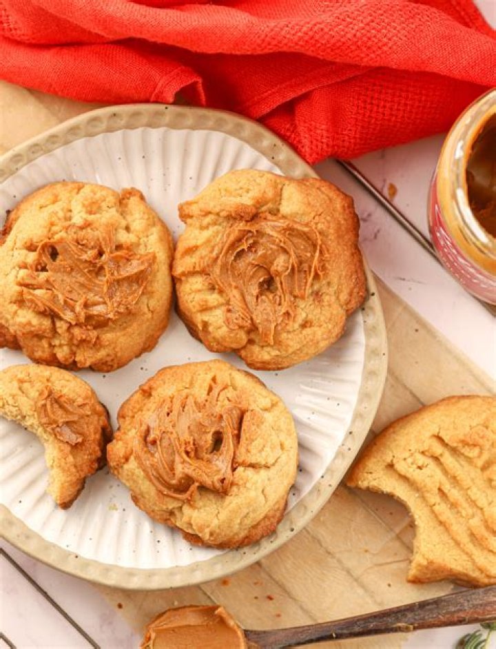 How do you keep cookies from going flat?