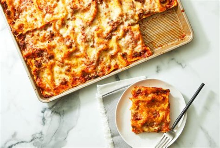 How do you make lasagna easy?