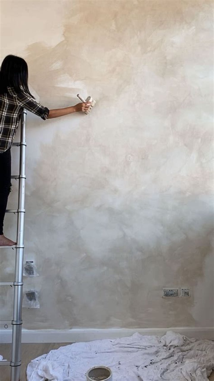 How do you make lime plaster for interior walls?