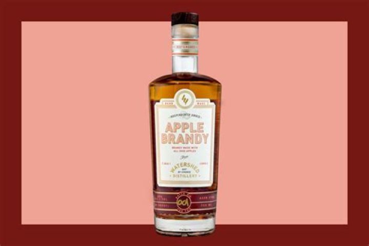 How is applejack brandy made?