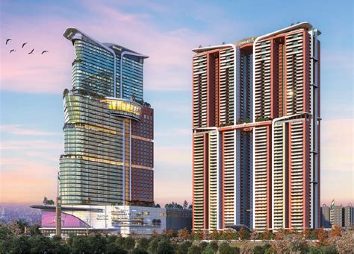 How many floors are there in Brigade Gateway?