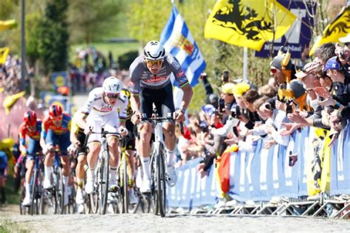 How many hours a day do pro cyclists train?
