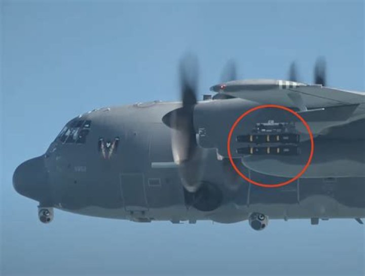 How many pounds can a C 130 carry?