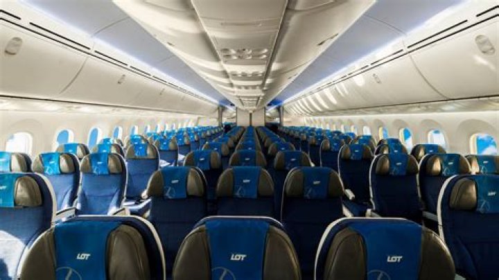 How many seats does a Boeing 787 900 have?