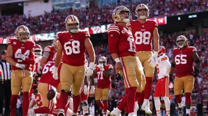 How much did the 49ers offer Kaepernick a contract?