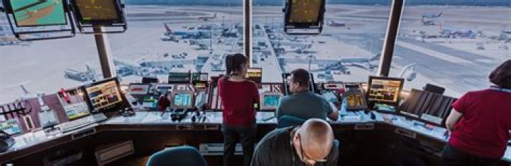How much do tower air traffic controllers make?