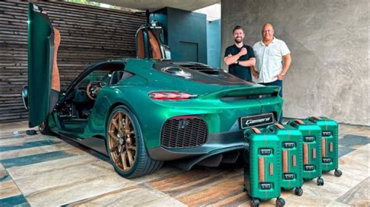 How much does a Koenigsegg Agera R cost?