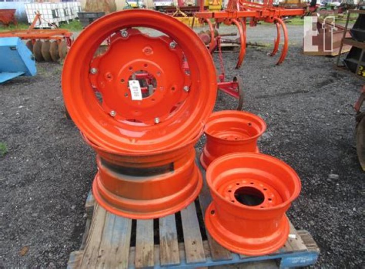 How much does a Kubota l45 weight?