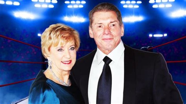 How old is Vince Dooley wife?