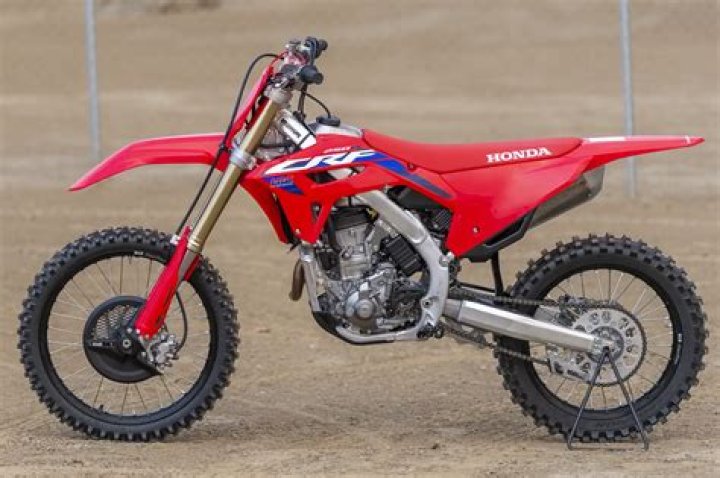 Is a Honda XR a 2 stroke?