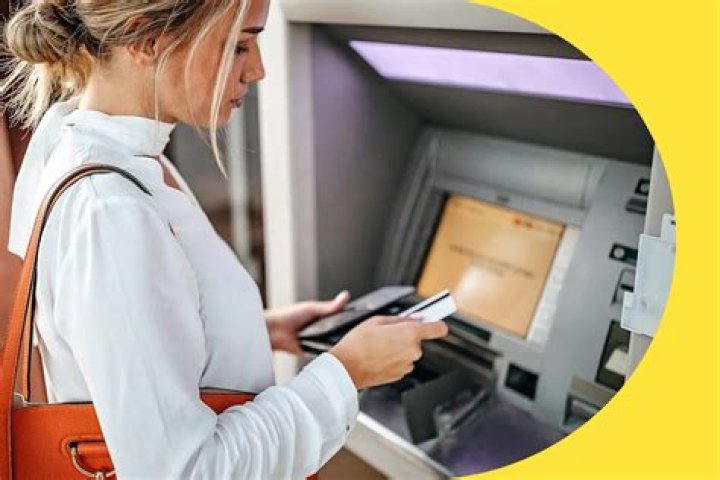What banks deposit paychecks early?