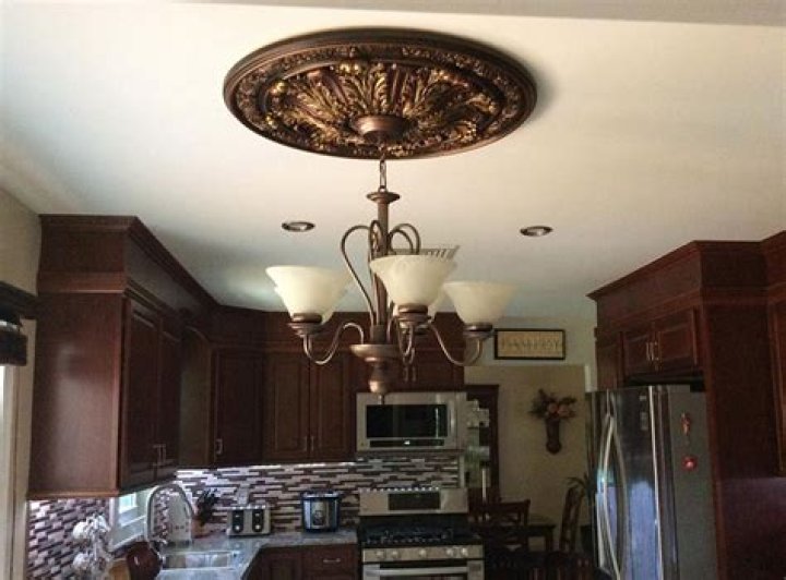 What color should ceiling medallion be?