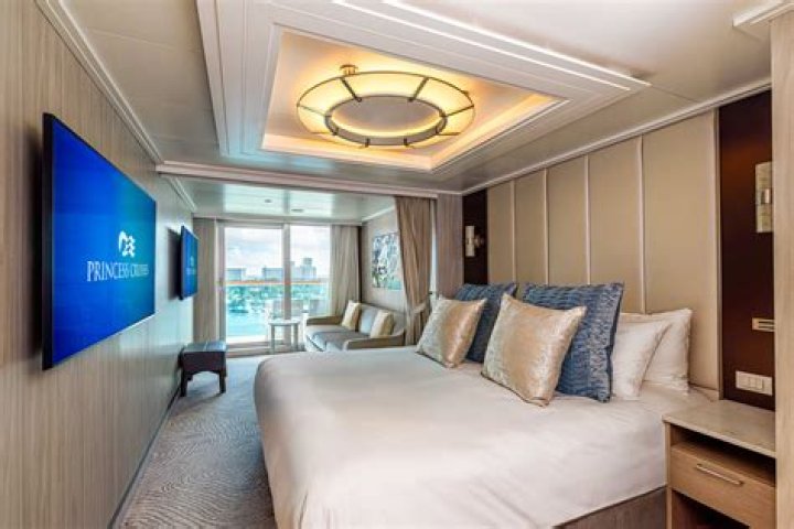 What Disney Resort has princess rooms?
