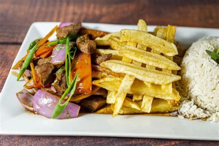 What is a typical dinner in Peru?
