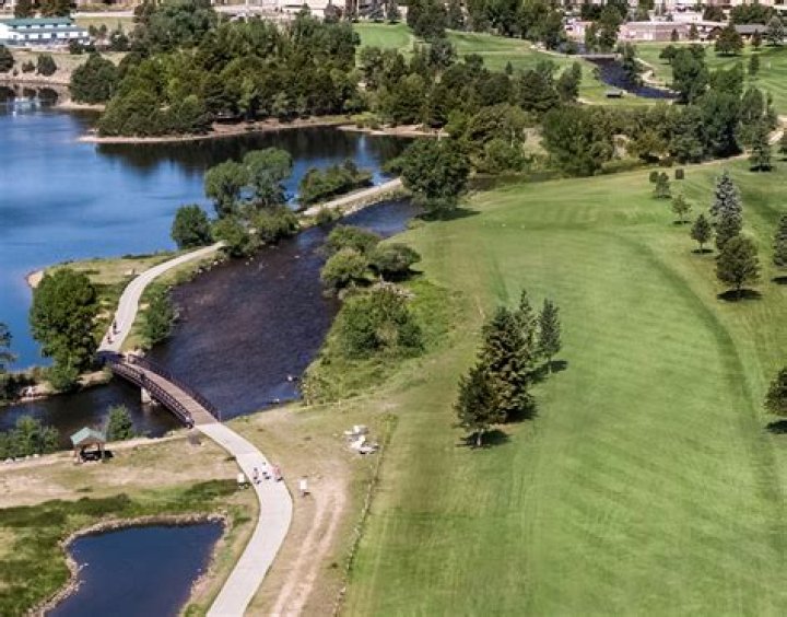 What is an executive 9-hole golf course?