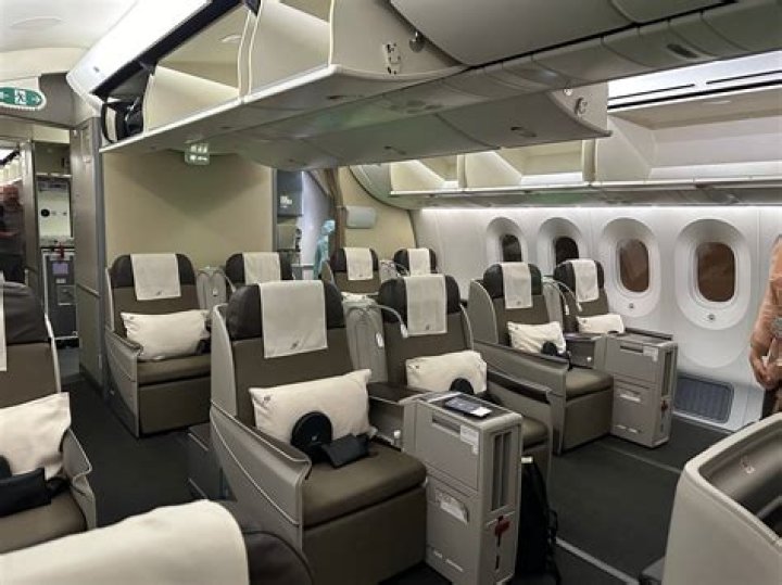 What is Royal Brunei business Class like?