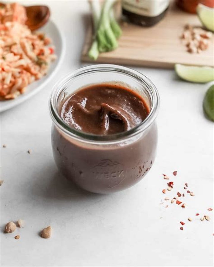 What is tamarind sauce made of?