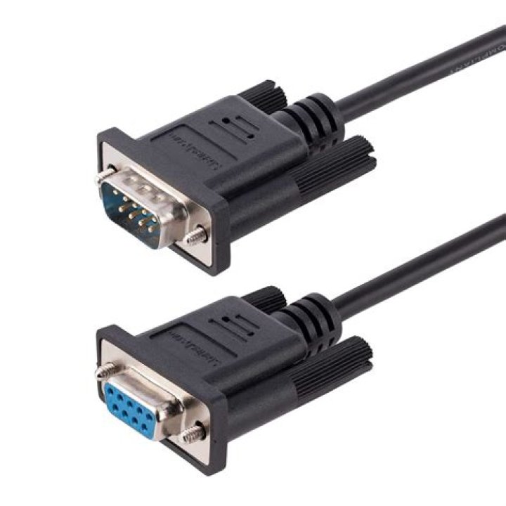 What is the difference between DB25 and DB9 serial ports?