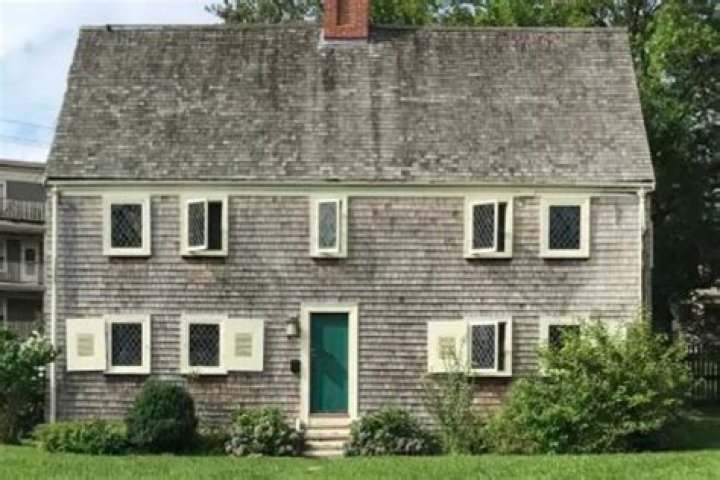 What is the oldest building in Boston?