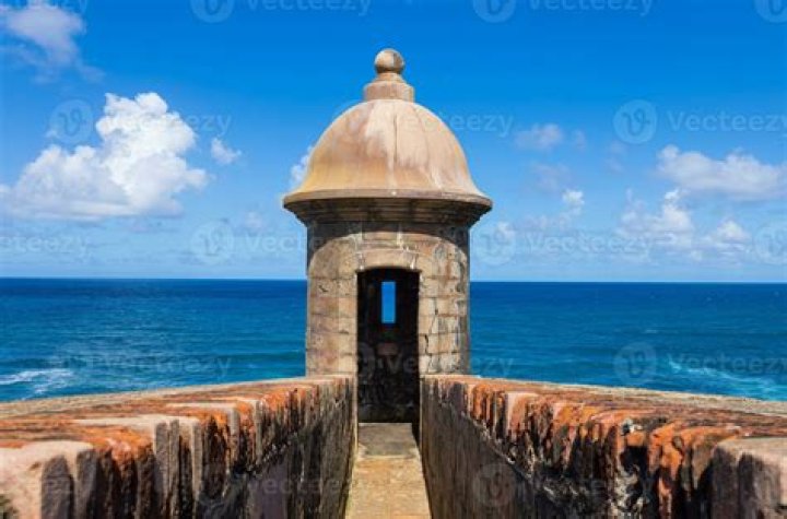 What is the structure of El Morro?