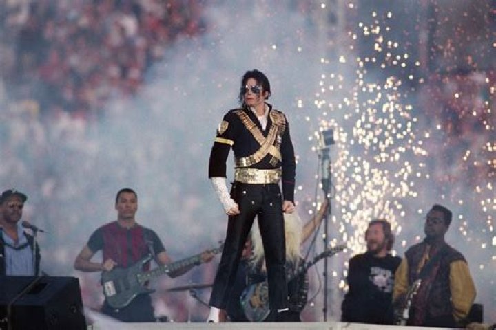 When did Michael Jackson perform in Mumbai?