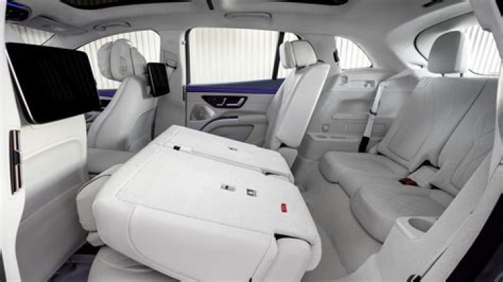 Which Mercedes SUV is 7 seater?