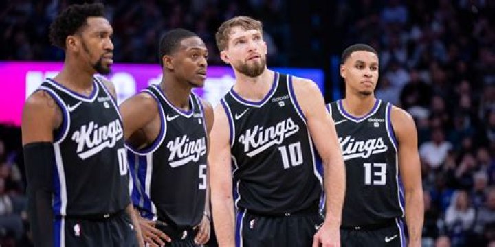 Who is number 4 on the Kings?
