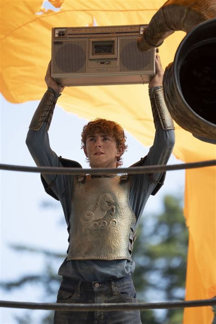 Who plays Luke in Skins?